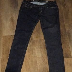 Modern rise levis skinny jeans